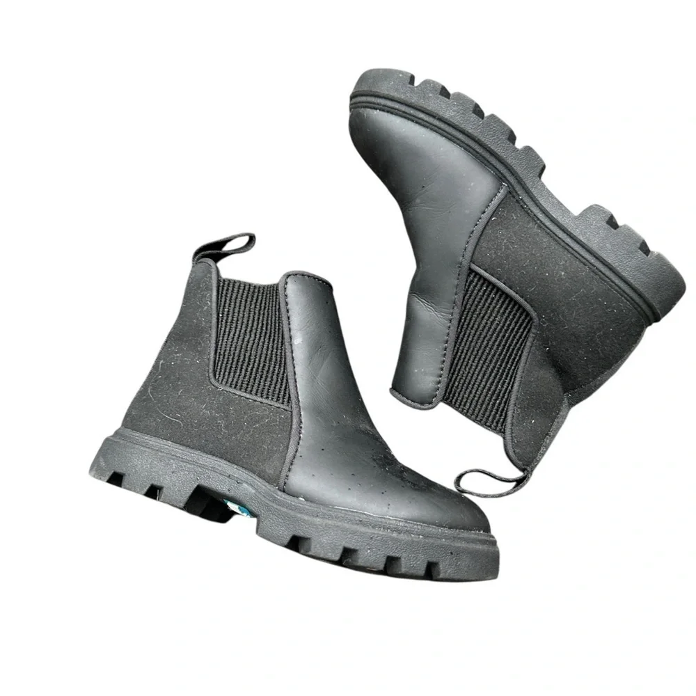 Native Kensington Chelsea Black slip on boot size c7